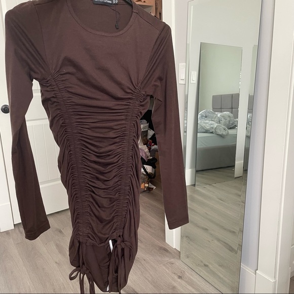 Rouched Longsleeve Dress - Picture 5 of 5